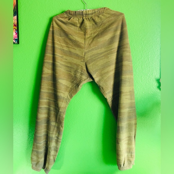 ⚡️⚡️ Aviator Nation Camo Bolt Sweatpants ⚡️⚡️ - Picture 5 of 10